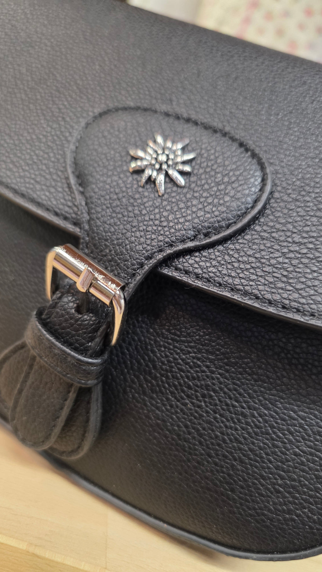Klassische Edelweiß Schultertasche